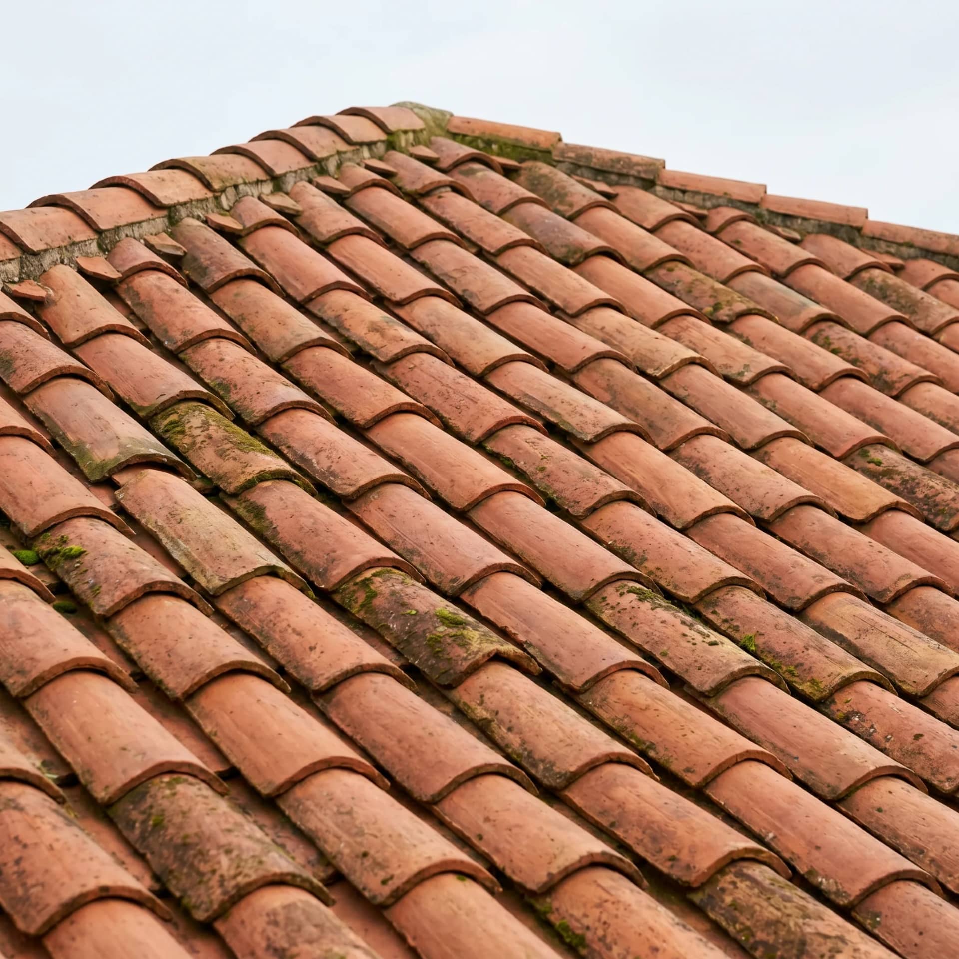 Toiture en tuiles ciment compatible avec revêtement réfléchissant